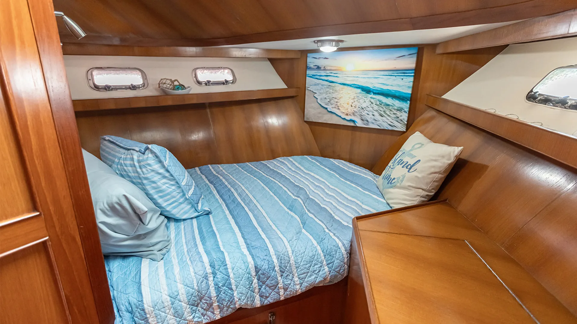 Private bedroom cabin aboard Southern Wonder luxury yacht